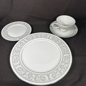 Imperial‎ China Whitney Pattern 4 Piece Place Setting 5671 Dinner Salad Cup